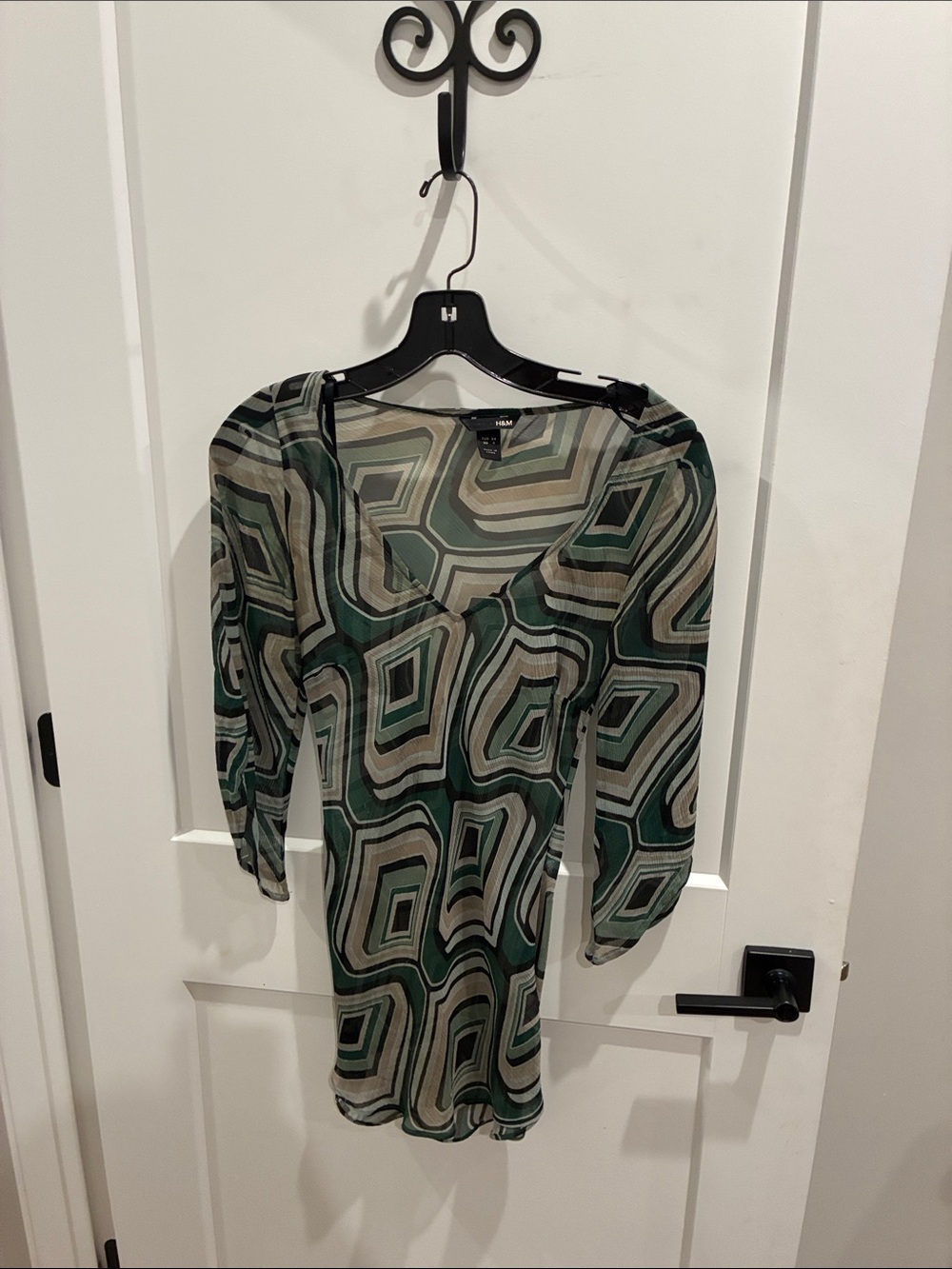 H&M Green and Beige Geometric Long Sleeve Sheer Top SIZE 4 - Picture 3 of 4